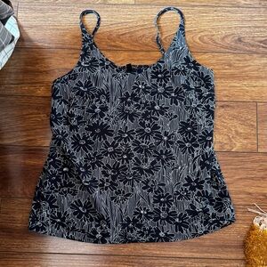 NWOT - beautiful top, too small for me